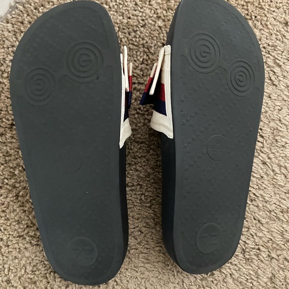 Gucci Pursuit Bow Slides - Picture 2 of 4